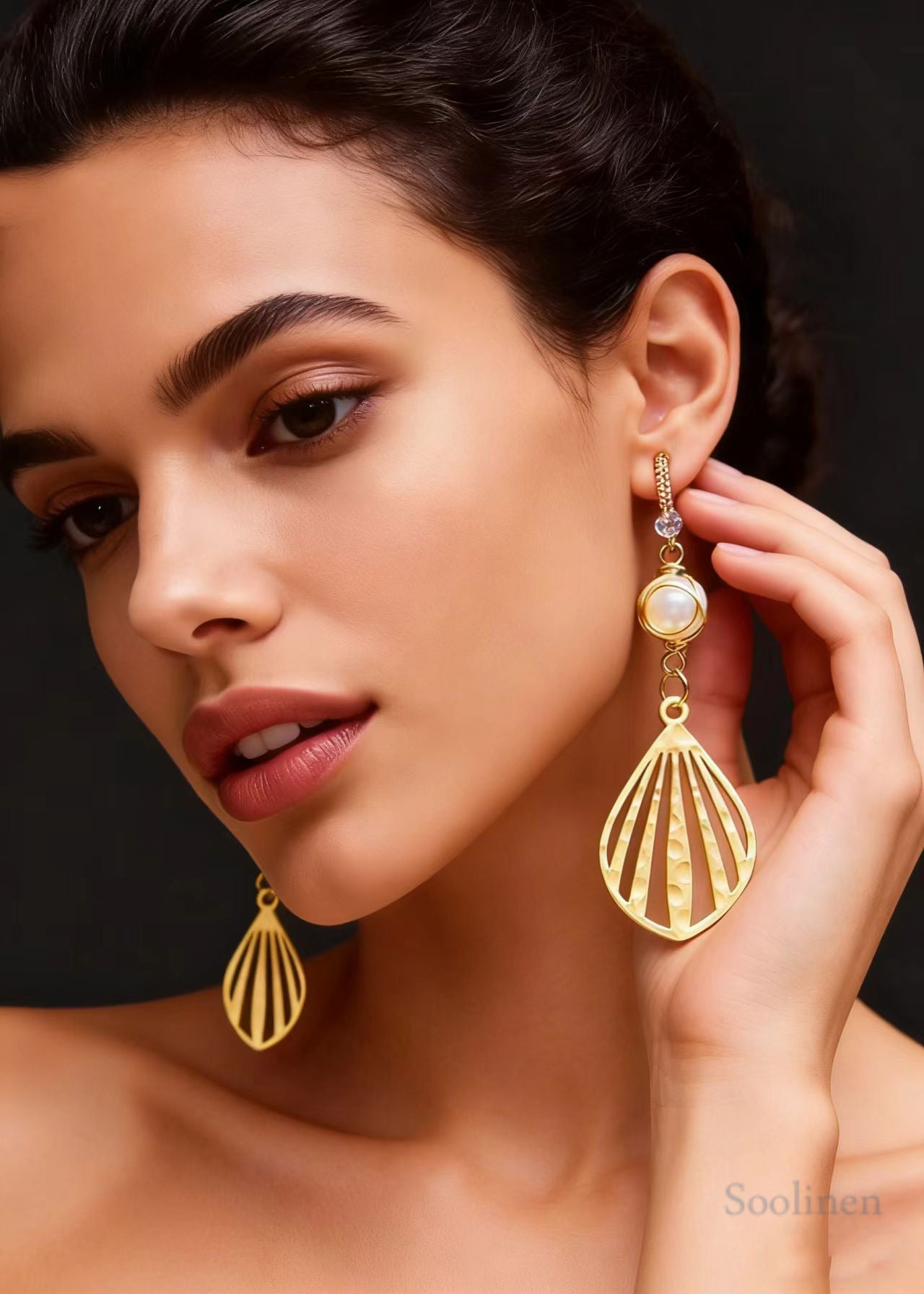 Beautiful Fan-shaped Hollow Out Fine Pearl Drop Earrings