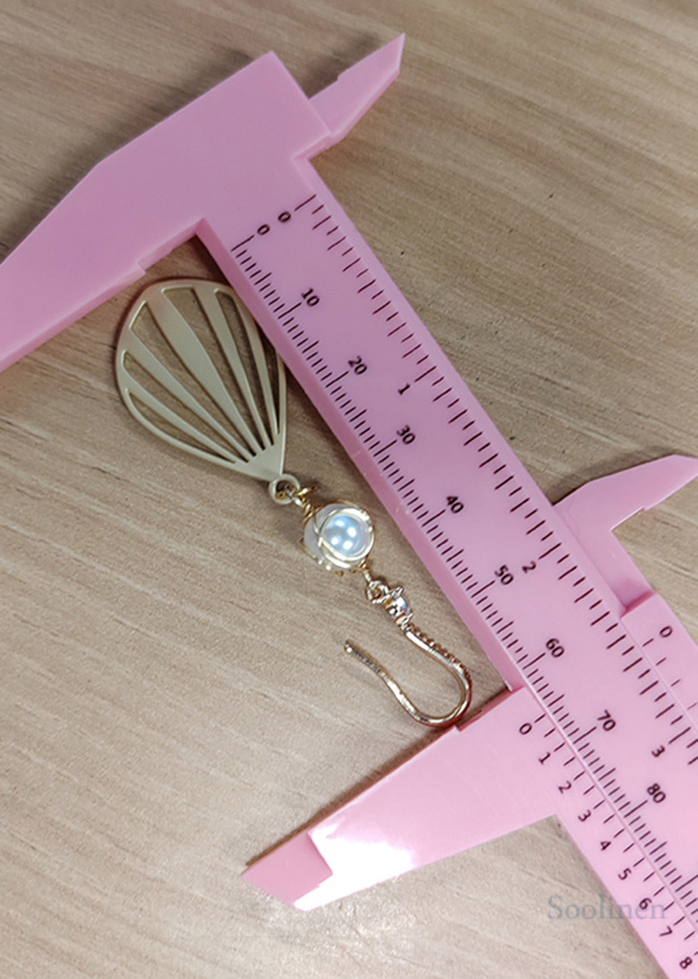 Beautiful Fan-shaped Hollow Out Fine Pearl Drop Earrings