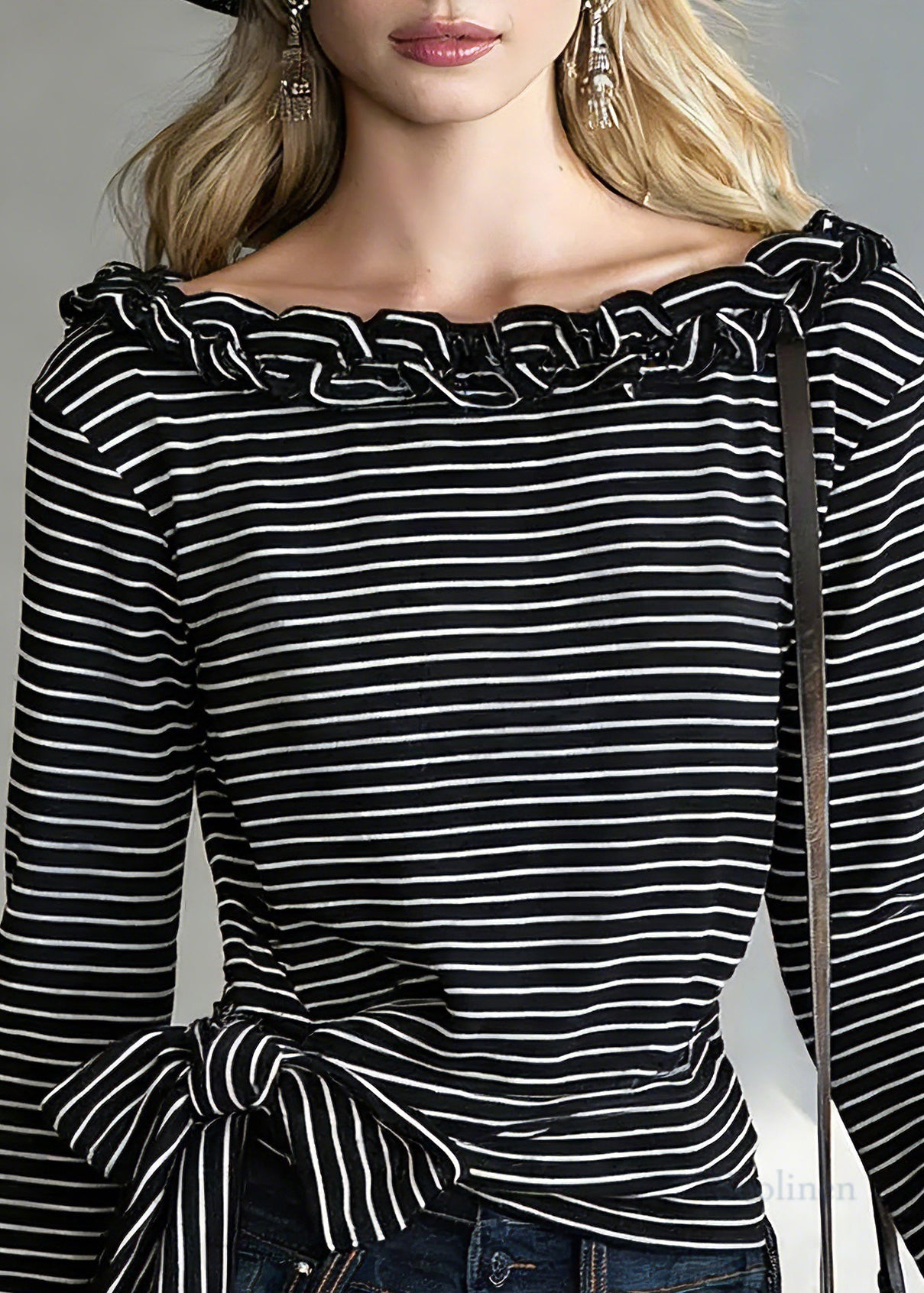 Chic Black Striped Tie Waist T Shirts Spring