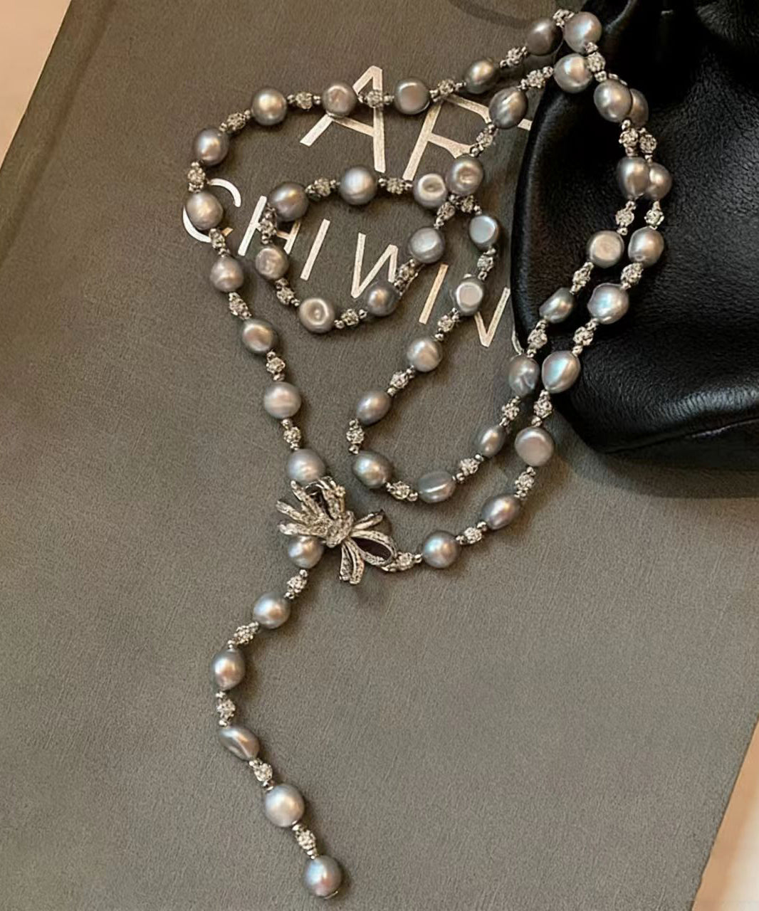 Elegant Grey Bow Multi-layer Pearl Necklace