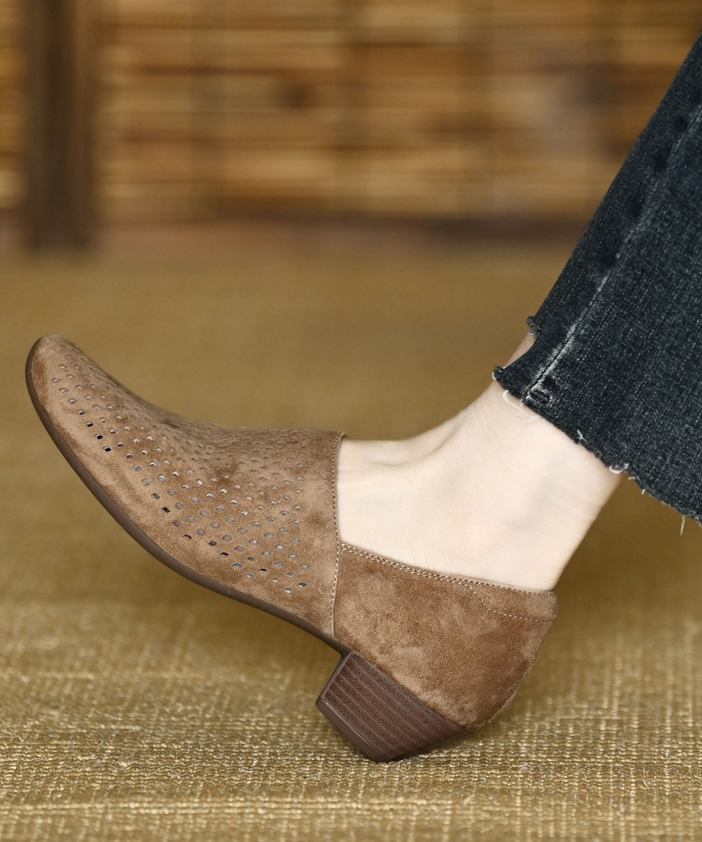 Elegant Hollow Out Splicing Chunky Heel Grey Suede