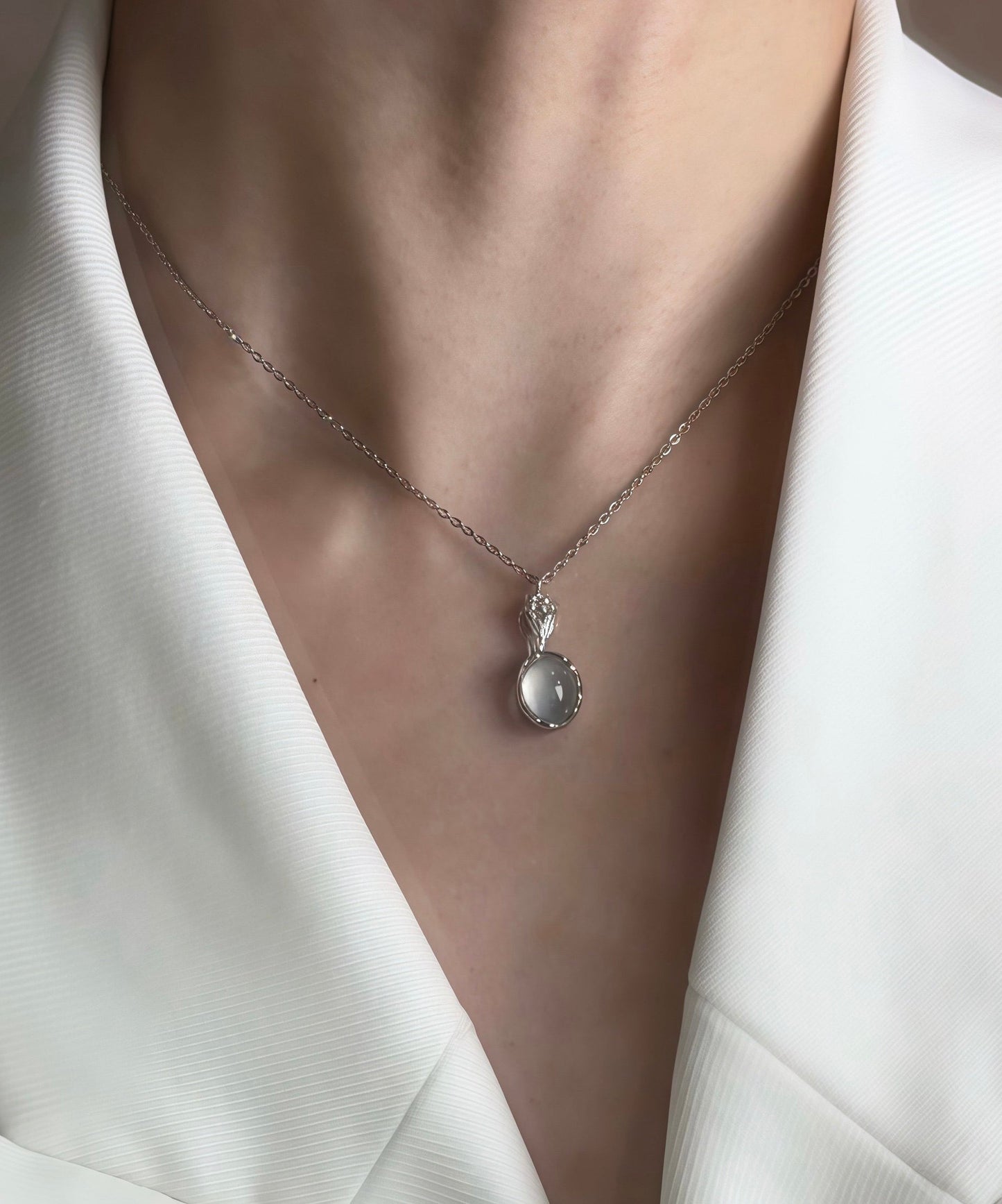 Fine Gem Stone High Quality Metal Necklace