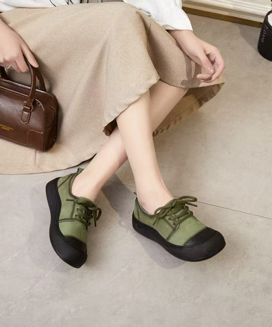 Zapatos planos vintage de piel de vacuno verde con cordones y diseño de retales