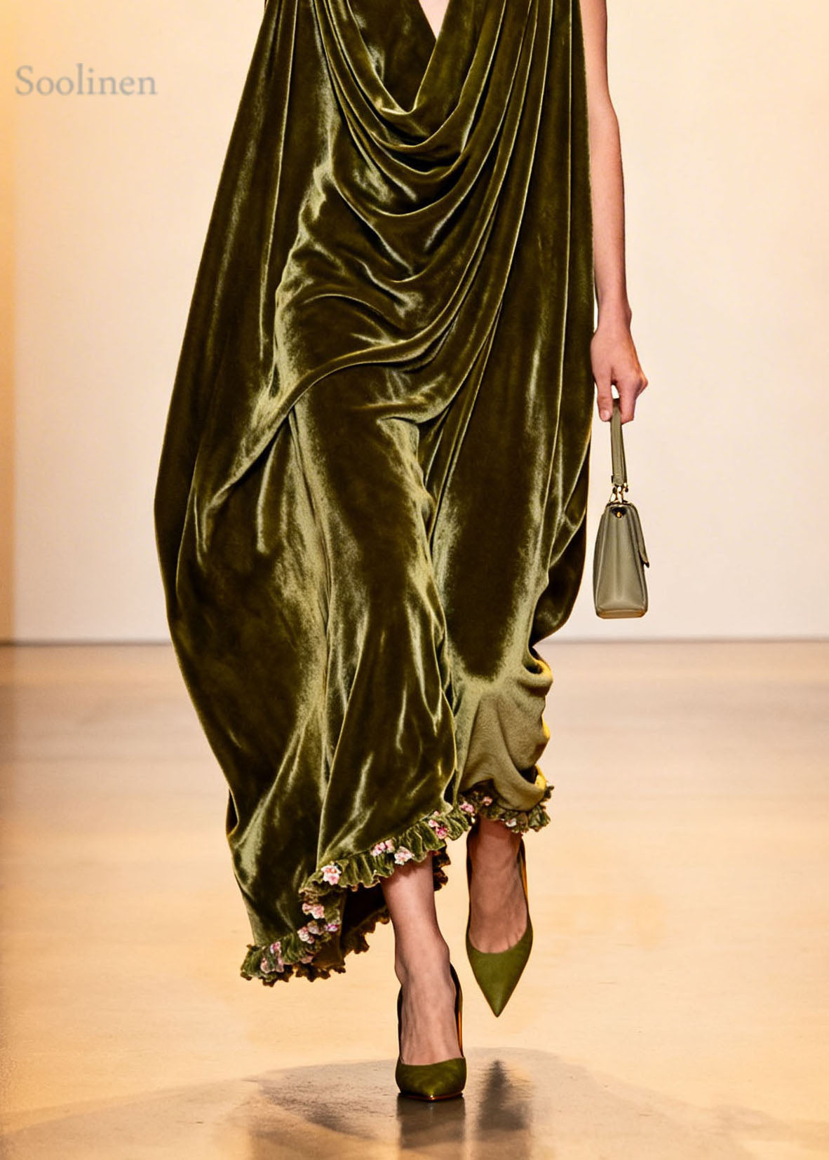 Plus Size Green Ruffled Floral Patchwork Velvet Robe Dresses Sleeveless