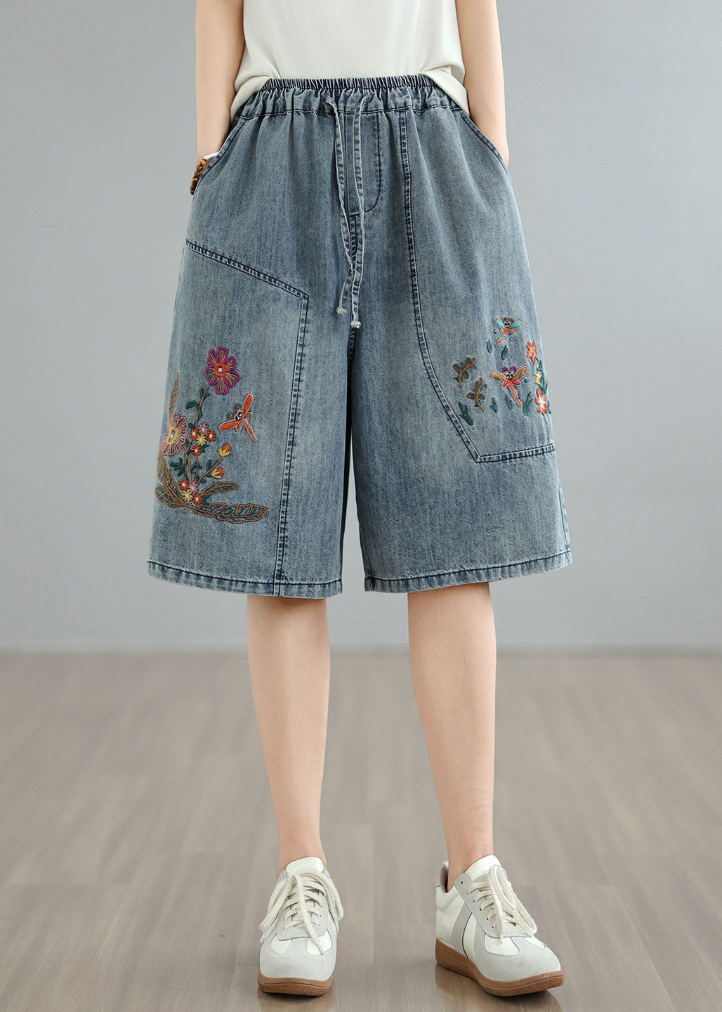 Women Blue Embroidered Pockets Denim Shorts Summer