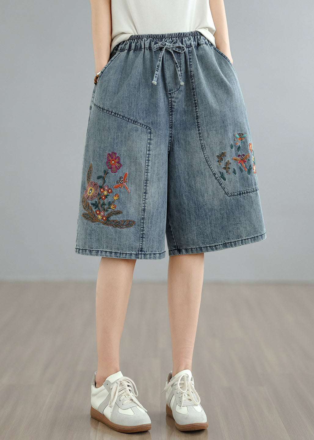 Women Blue Embroidered Pockets Denim Shorts Summer